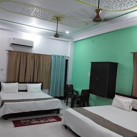 Hotel Chandrasha Villa Ayodhya Dham Ram Mandir 600 Meter Екстер'єр фото