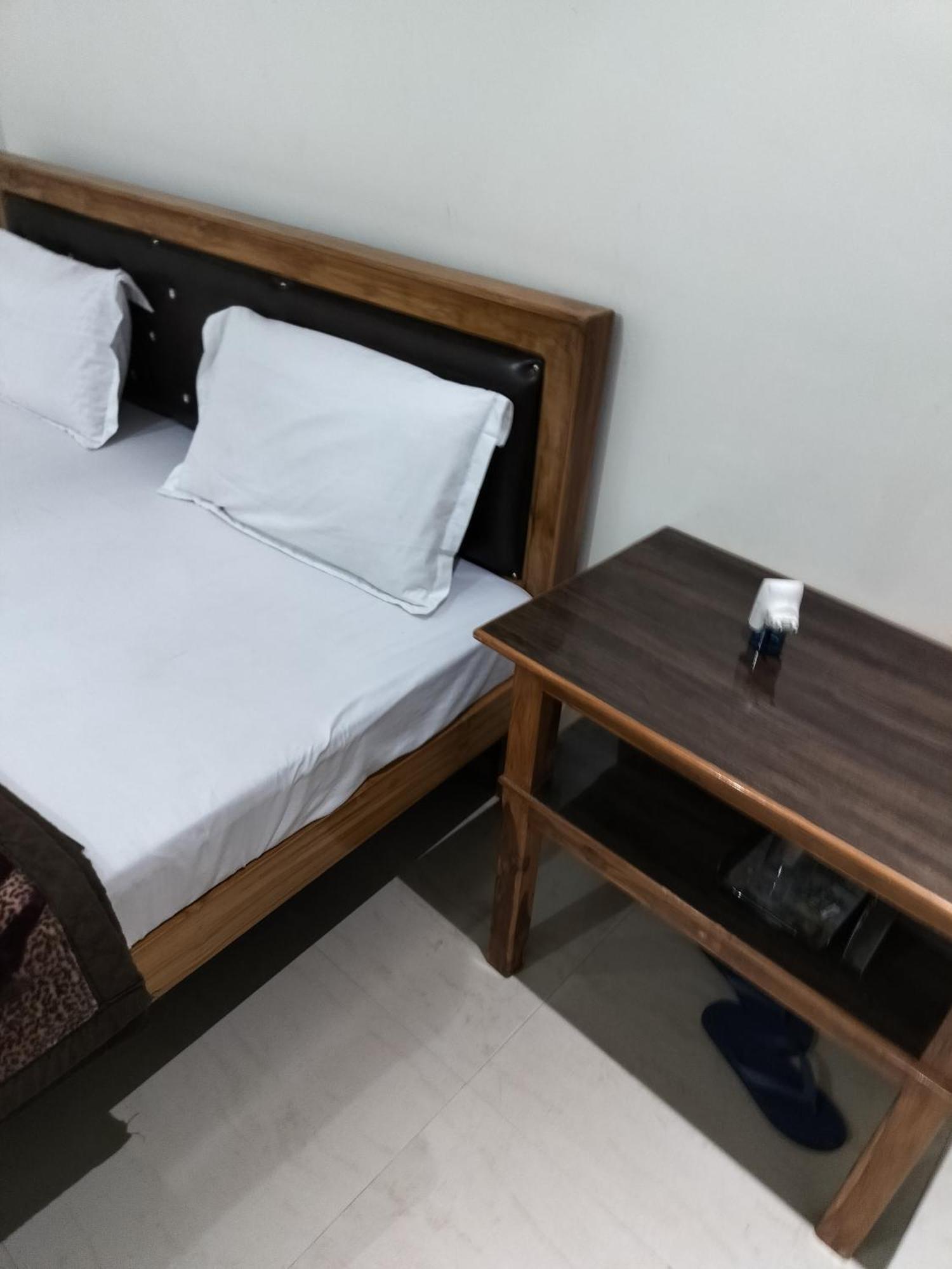 Hotel Chandrasha Villa Ayodhya Dham Ram Mandir 600 Meter Екстер'єр фото